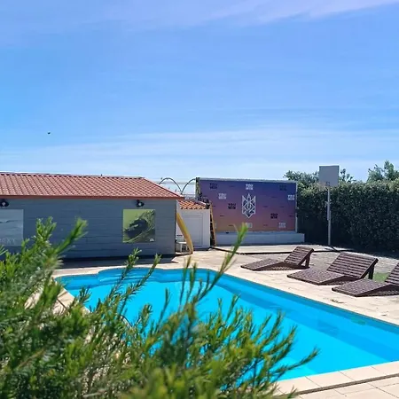 Hostel Freesurfcamp *