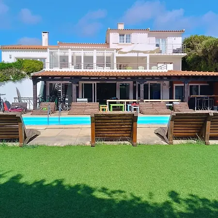 Freesurfcamp 호스텔 *