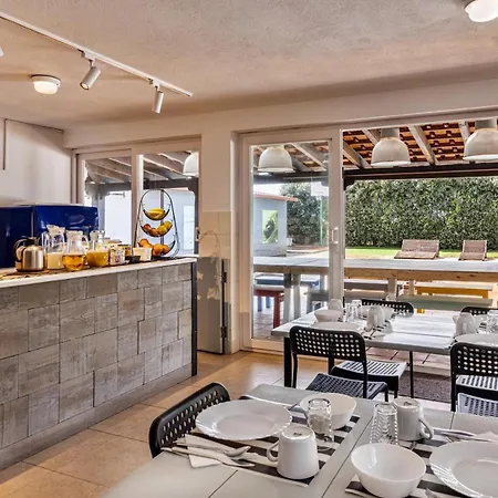 Freesurfcamp 호스텔 *