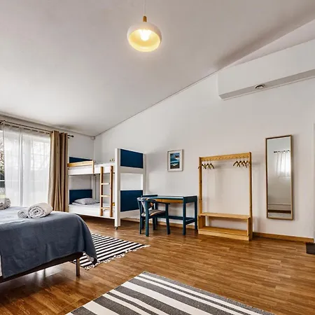 Freesurfcamp 호스텔 *