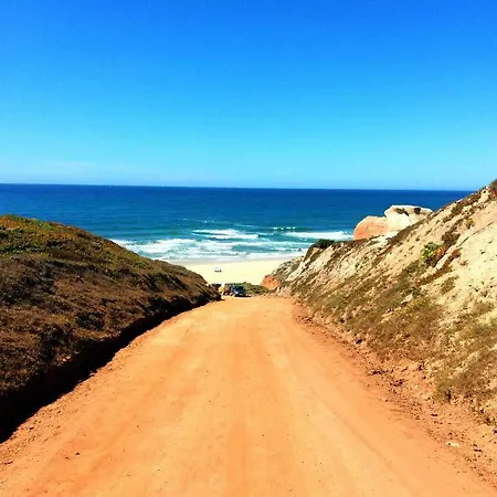 Freesurfcamp & Ostello Baleal