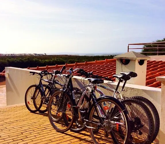 אכסניה Freesurfcamp בליאל