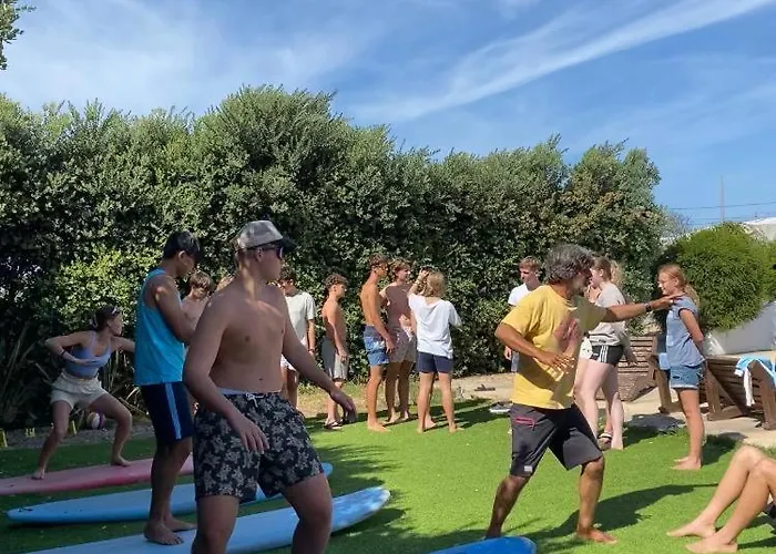 אכסניה Freesurfcamp *