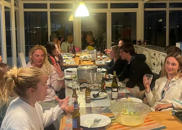 אכסניה Freesurfcamp בליאל