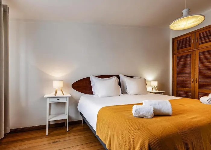 אכסניה Freesurfcamp *